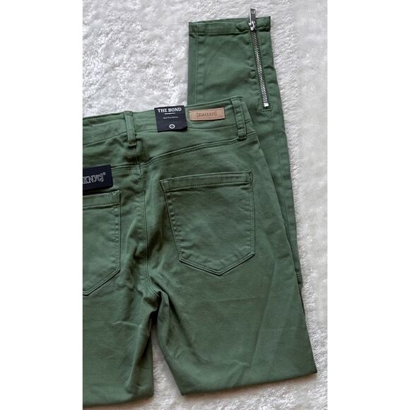 NWT BLANKNYC The Bond Mid Rise Skinny Cargo Jean in Full Bloom, Size 27 - Picture 16 of 16